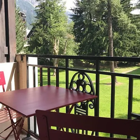 Au Coeur De Chamonix, Un Ecrin De Verdure Apartment
